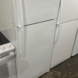 Ge Top And Bottom Refrigerator