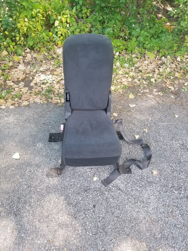 Chevrolet Silverado / Avalanche jump seat