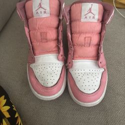 Pink And White Jordan’s With No Shoe Laces