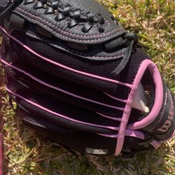 T Ball Small Glove