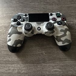 PS4 controller