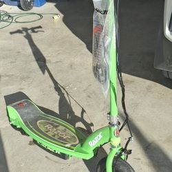 Razor kid electric scooter.Nice Condition
