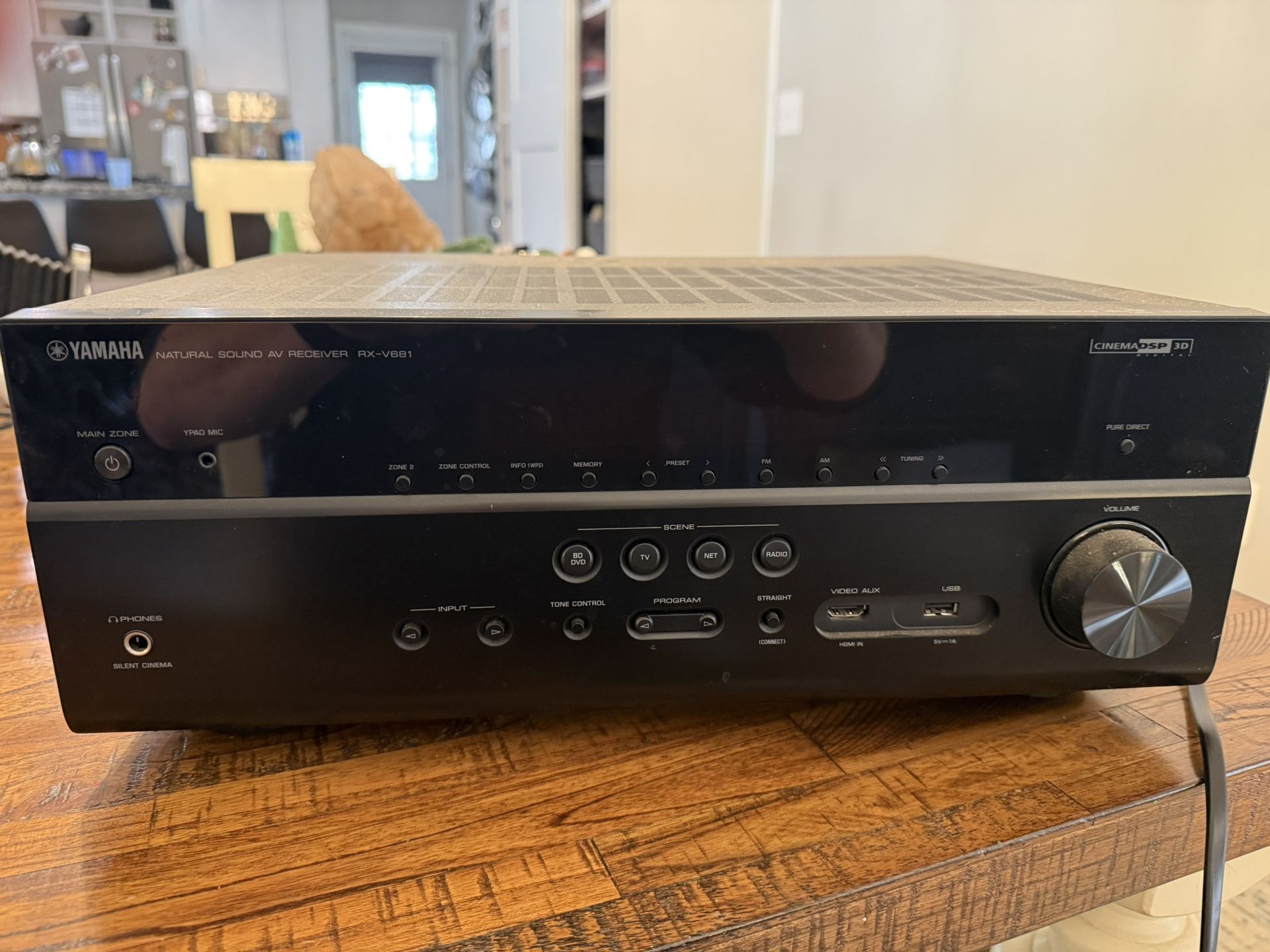 Yamaha RX-v681 AVR