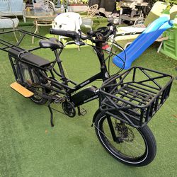 Radwagon 4 Electric Family Bike.  $2,800Value