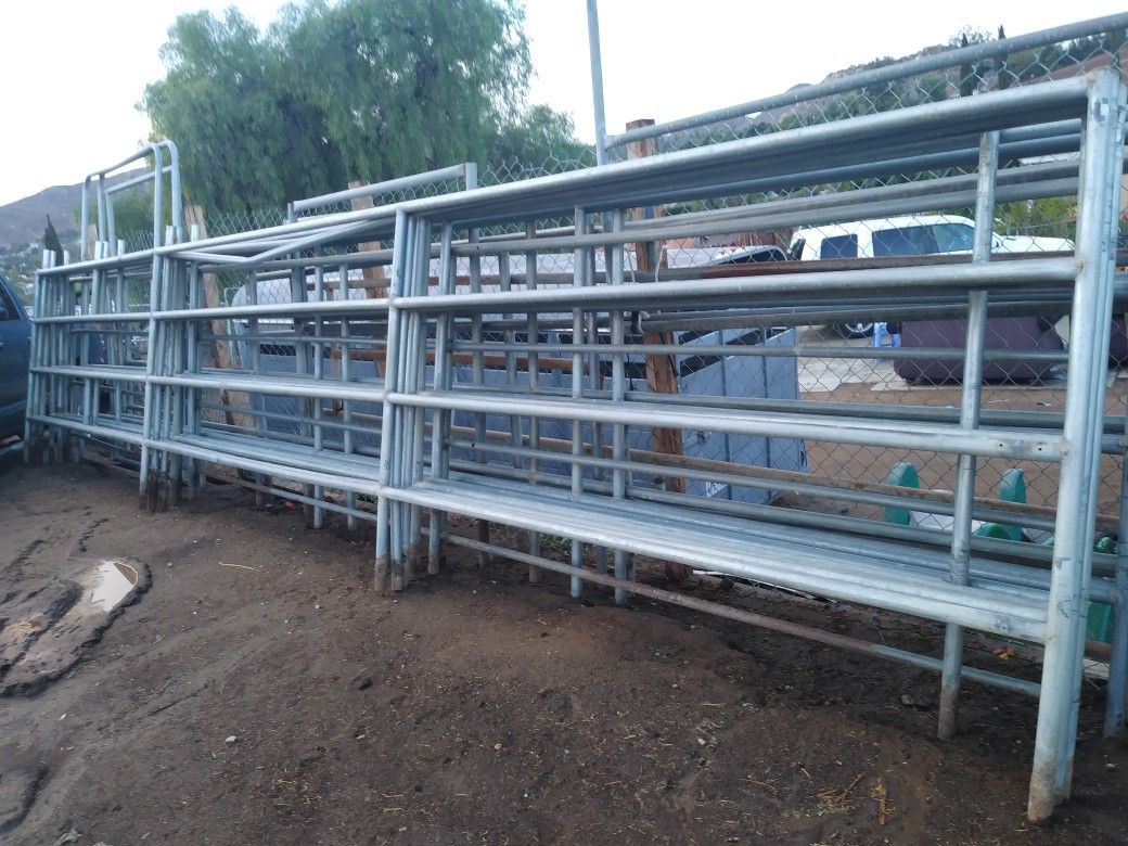 24ft horse corral panels $115 each