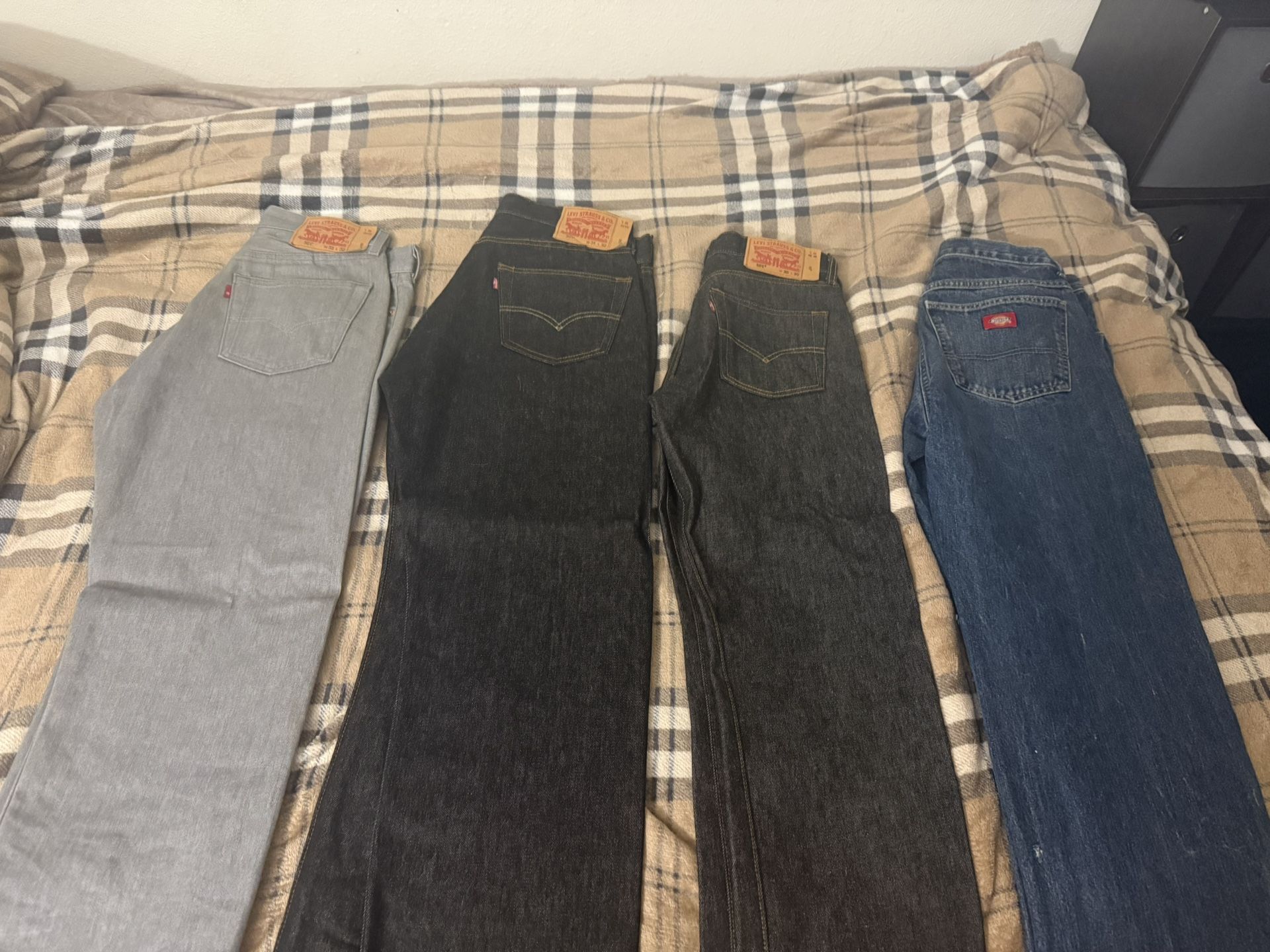 501 LEVIS & DICKIES JEANS
