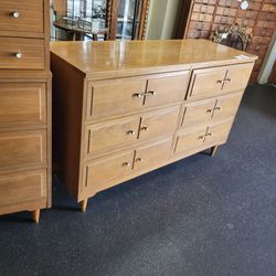 Dresser: Mid-Century 6-drawer (L.A. Period Furniture Co.)