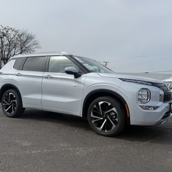 2025 Mitsubishi Outlander  