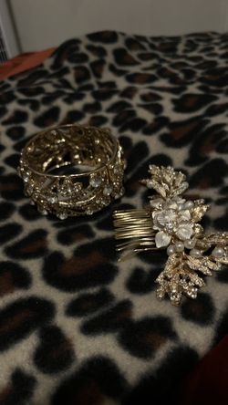 Fancy Gold Hair Piece And Gold Bagel Bracelet 