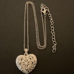 18” SilverTone Necklace With Heart Pendant With Rhinestones,by Avon DR