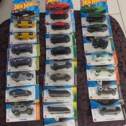 Hot Wheels 23 Cars For $88. Each $4.0 🔥