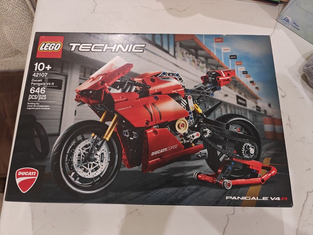 42107 LEGO Technic Ducati Panigale V4 R