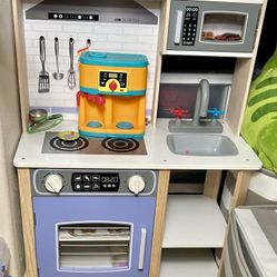 Toddler Modern Style Wooden  Kitchen 