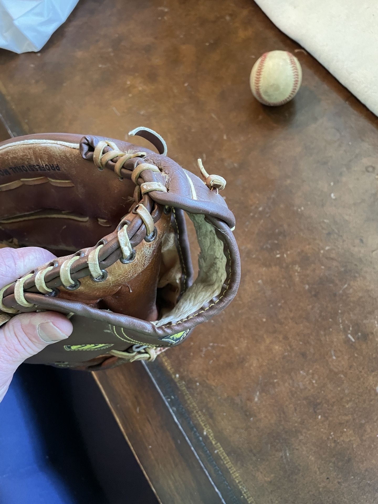 Mizuno Baseball Glove