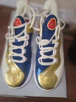 Stephanie curry Tenishoes size 6 youth