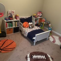 🏈⚾🏀 Sports-Themed Toddler Bedroom Set + Toys – $200 (Bundle Deal) 🏀⚾🏈