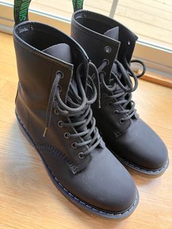 New Black Lace-Up Combat Boots men