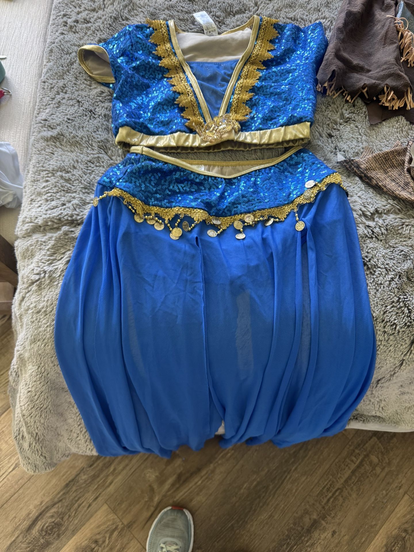 2 Halloween Costumes For Girls