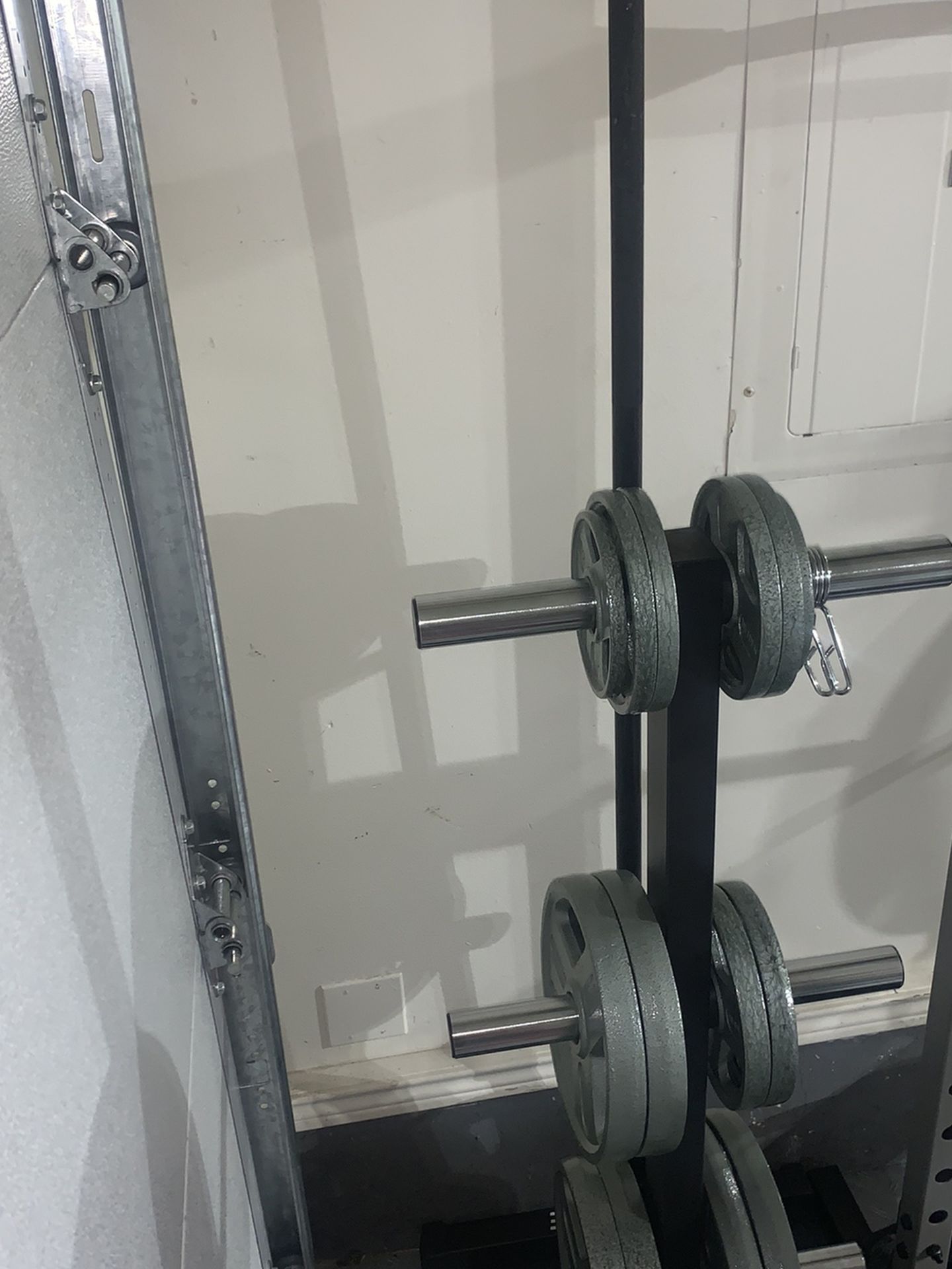 Olympic weights with barbell & clips