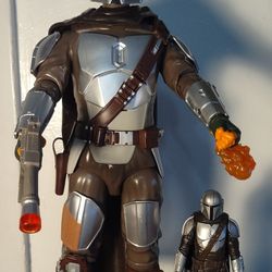 13" Disney Parks Star Wars The Mandalorian Talking Action Figure .