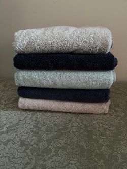Bath Towels 5 Ct. Bundle.