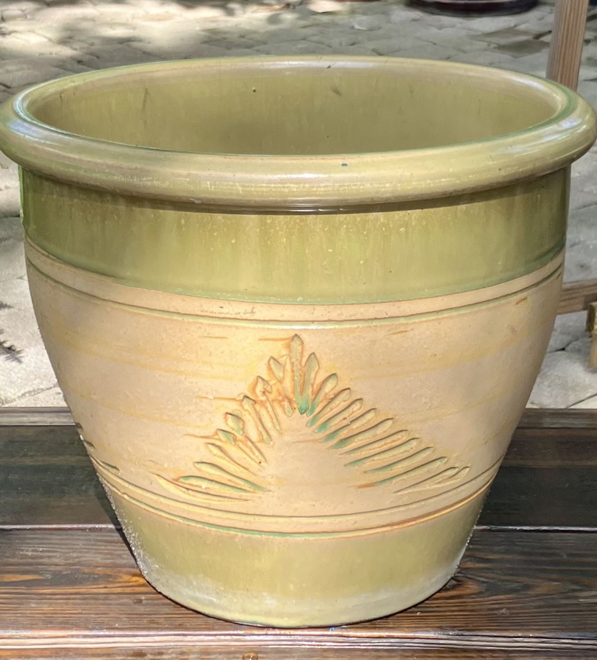 14” Ceramic Pot: 14.5”W x 12”H