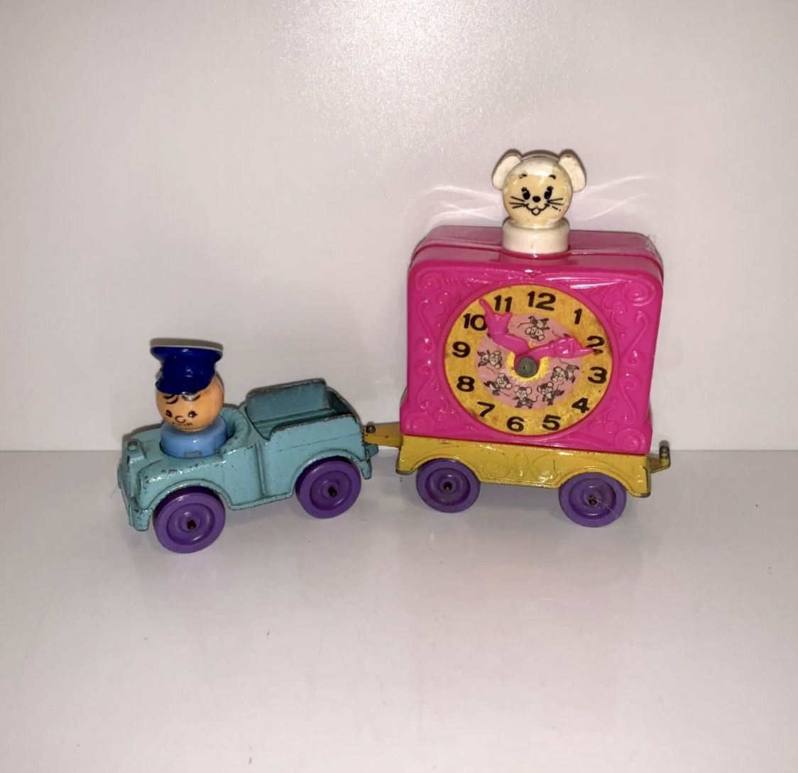 Vintage 1968 Tootsietoy Hickory Dickory Dock Playmate Clock And 1967 Pull Car