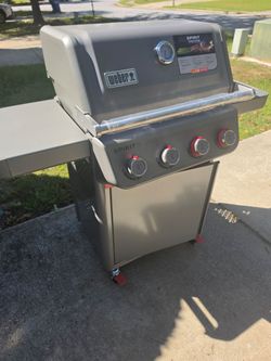 Weber gas grill (new)