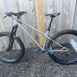 Commencal Mountain Bike
