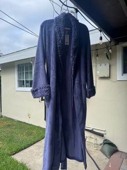 Women’s Robe-New