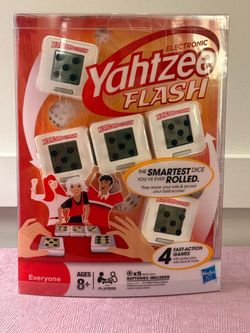 Electronic YAHTZEE FLASH Smart Dice Family Fun SEALED 4 Fast-Action Games HASBRO