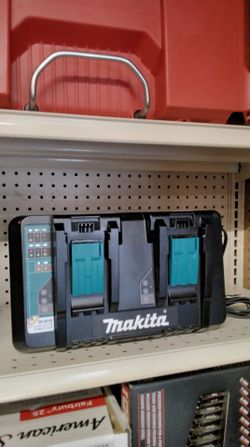 MAKITA 18V TWO PORT MULTI CHARGER
