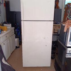 Refrigerator For Sale