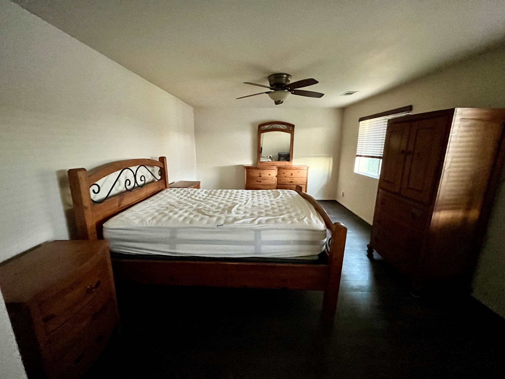 5pc Oak Bed Set /matress Not Included