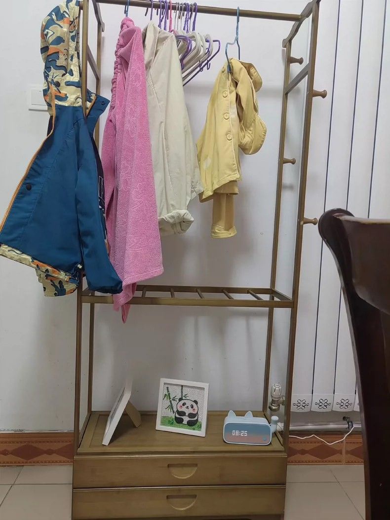 Clothes hanger
