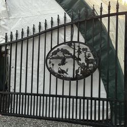 20 foot Bi-Parting Gate w/ Hinges 2 10ft half’s *New Never Installed*