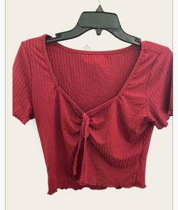 Ladies Red Ribbed Tie-Front Crop Top large