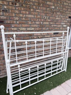 Queen Size Metal Bed Frame