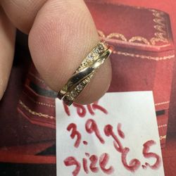 18K Solid Gold Wedding Ring CUBIC ZIRCONIUM STONES 3.9Gr Size 6.5