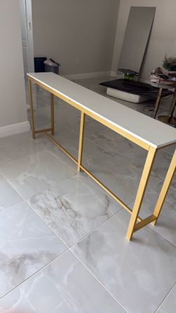 Long Entrance or Behind Coach Table Whit and Gold