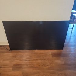 Hisense 55in TV (parts/ needs to be fixed)