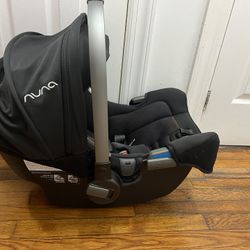 Nuna Pipa Infant Car Seat w/ Base