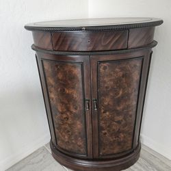 Accents Cabinet