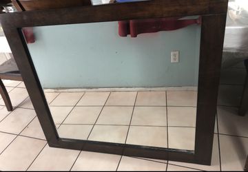 Wall mirror