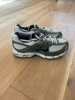 Nike Air Max Moto 2k size 10 brand new