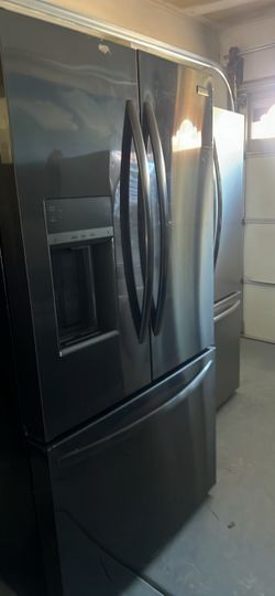Black stainless Frigidaire refrigerator