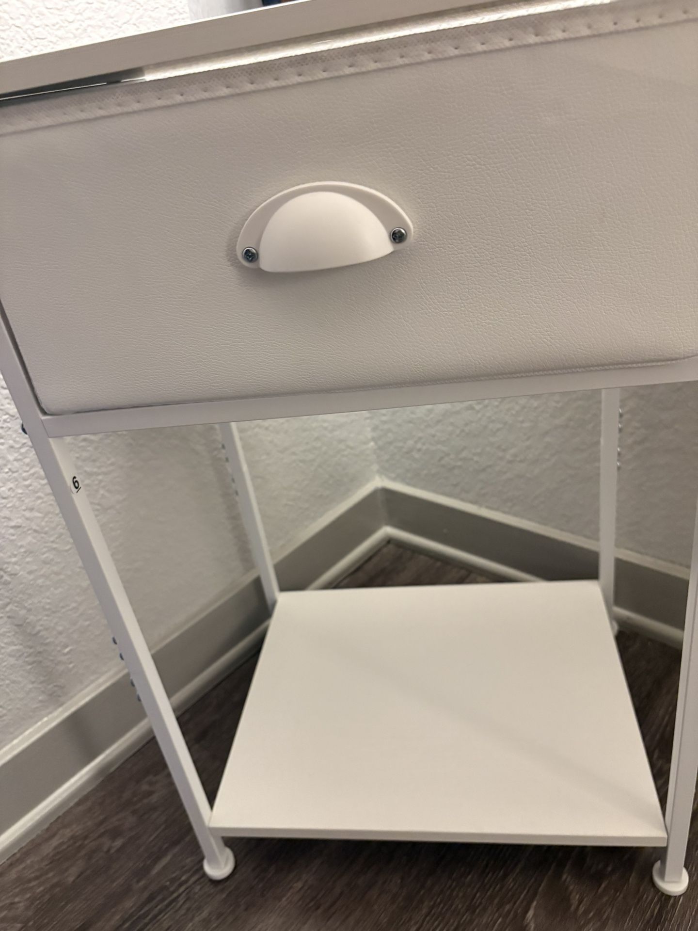 Set Of 2 Side Tables