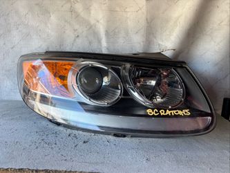 2011 - 2012 HYUNDAI SANTA FE RIGHT RH HEADLIGHT OEM USED #7177