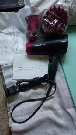 Panasonic EH-NA65 Hair Dryer. Comes with all accessories...