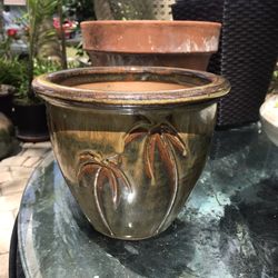 7” Glazed Palm Tree Pot: 8.25”W x 7”H